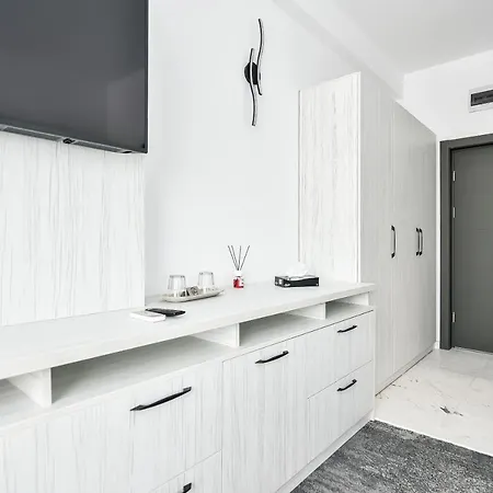 Πανσιόν Alutus Boutique *